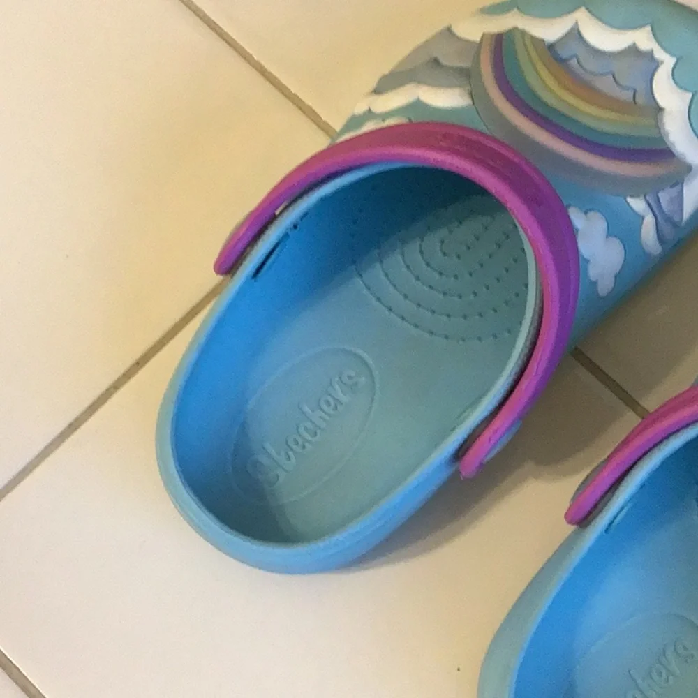 Skechers these gently